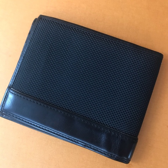Tumi black textured double billfold wallet - Picture 3 of 8